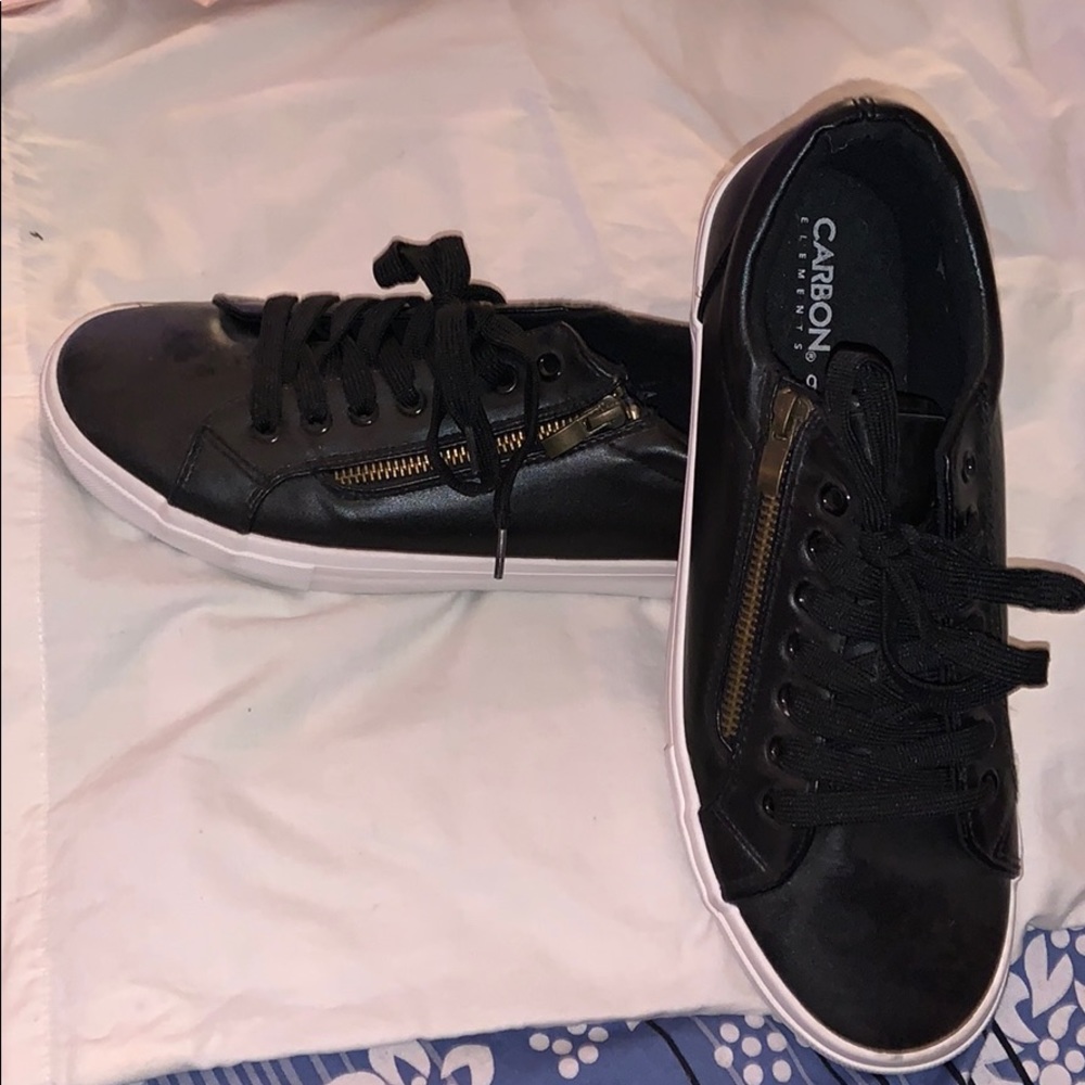 Women’s Pleather Sneakers size 9